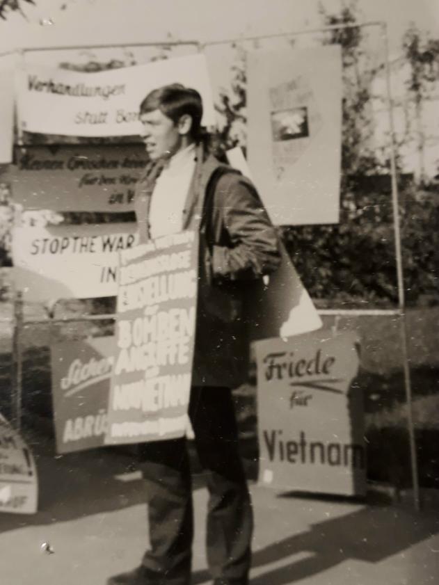 Hooge 1968 bei einer Antivietnamdemo in Bad Kreuznach klein